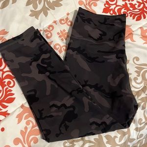 Forest Camo Luxe Capri length leggings, ZYIA 6-8